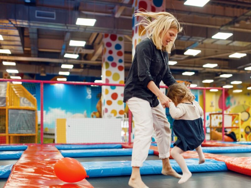 Wie Trampolin-Fitness zum Trend wurde und immer mehr professionelle Trampolinhallen entstehen