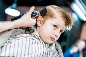 Kindern Haare schneiden